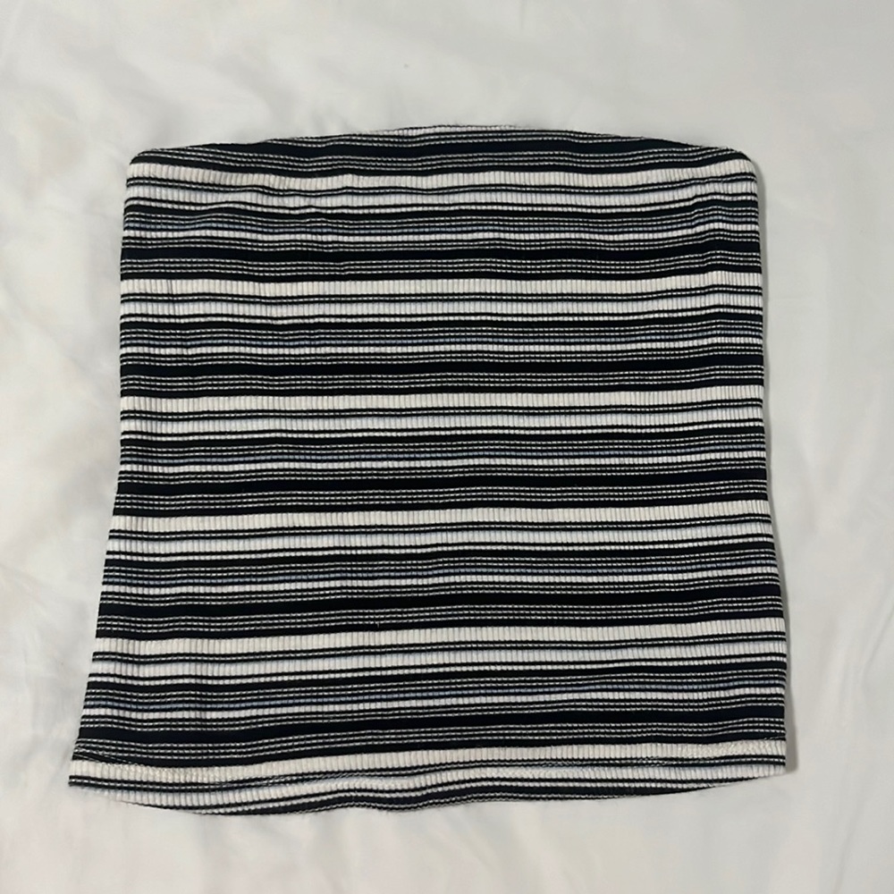 American Eagle Cropped Black and White Tube Top Extra Small